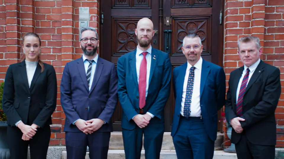 In the picture from the left: Cornelia Norman, political expert to the minister of civil defence, James Pamment, Director, Psychological Defence Research Institute, Carl-Oskar Bohlin, Swedish minister for Civil Defence, Erik Renström, Vice-Chancellor, Lund University, and Magnus Hjort, Director, Psychological Defence Agency.
